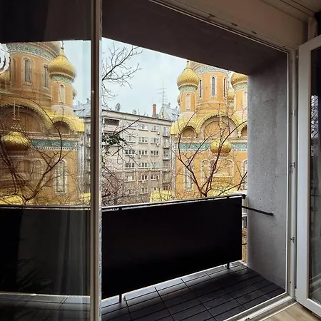 Grace - Old Town I Free Street Parking I Balcony Apartment